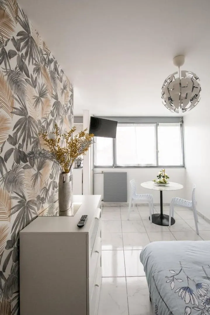 Le Jasseron - Appartement Cosy Avec Garage Quartier Partdieu Lyon 0*,  France